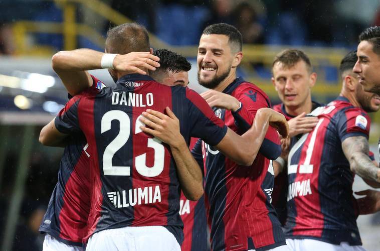 意甲焦点战！AC米兰主场迎战佛罗伦萨，卫冕冠军能否止颓？